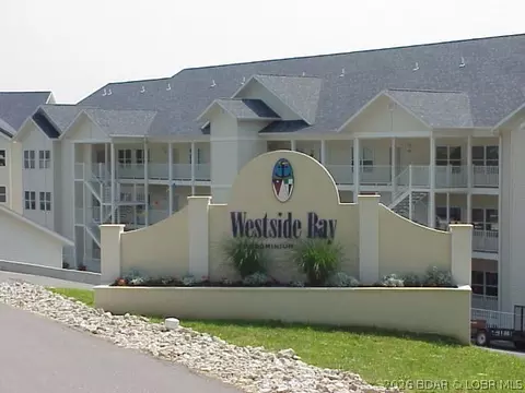 216 Lakeview Resort Blvd #2A, Sunrise Beach, MO 65079