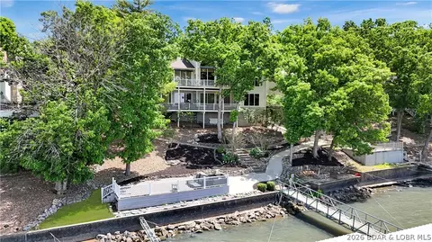 55 Point Hickory Ct, Lake Ozark, MO 65049