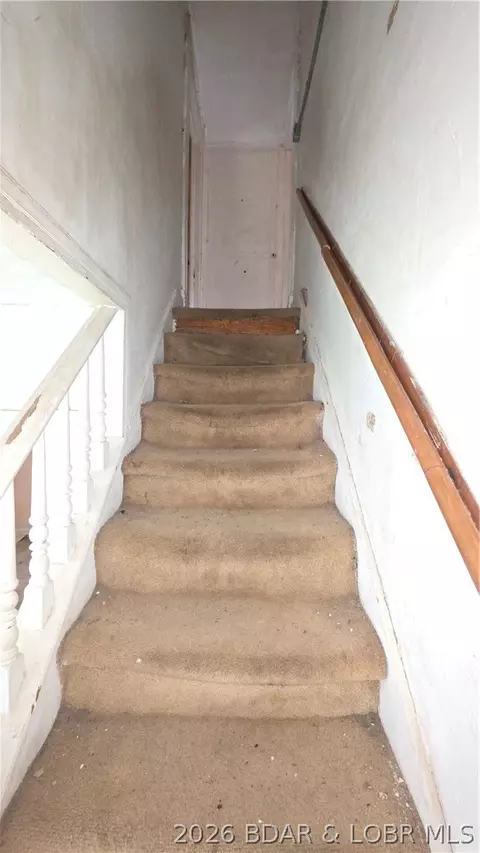 Entry Way - 214 S Grand Ave, Eldon, MO 65026 photo 2 of 2