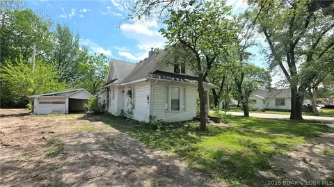 Exterior - 214 S Grand Ave, Eldon, MO 65026 photo 2 of 4