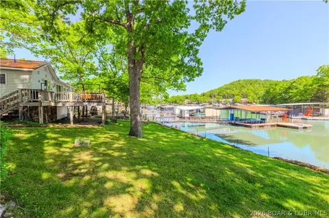 615 Zack Wheat Dr, Sunrise Beach, MO 65079