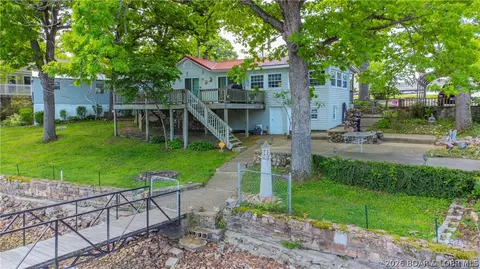615 Zack Wheat Dr, Sunrise Beach, MO 65079
