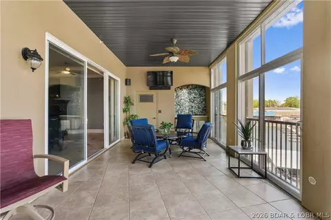 1184 Jeffries Rd #416, Osage Beach, MO 65065