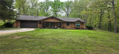 150 Lillie Dale Dr, Camdenton, MO 65020