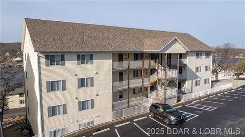 1481 Ledges Dr #C-13, Osage Beach, MO 65065