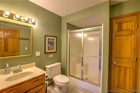 Bath - 2276 Big Island Dr, Roach, MO 65787 photo 2 of 4