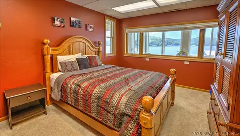 Bedroom - 2276 Big Island Dr, Roach, MO 65787 photo 6 of 7