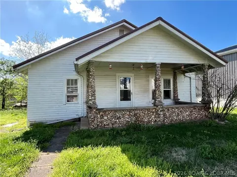 309 Elm St, Stover, MO 65078