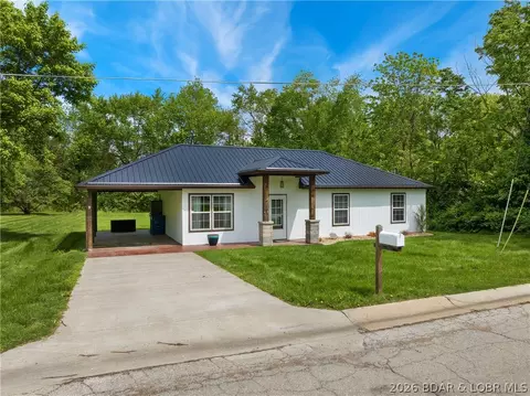 203 W 7th St, Eldon, MO 65026