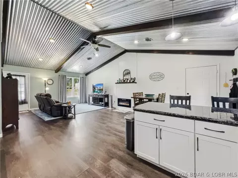 Entry Way - 203 W 7th St, Eldon, MO 65026 photo 1 of 4