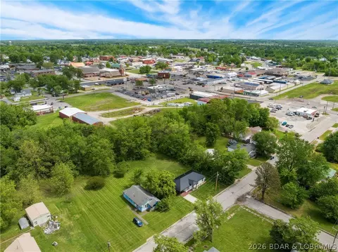 View/Area - 203 W 7th St, Eldon, MO 65026 photo 3 of 3