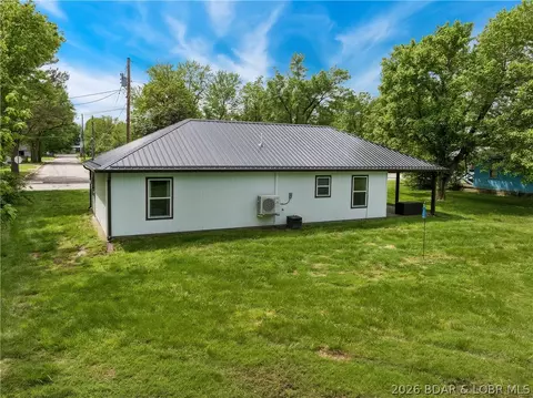 Exterior - 203 W 7th St, Eldon, MO 65026 photo 4 of 5