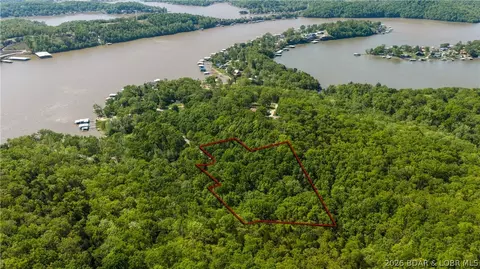 333 Island View Ln, Camdenton, MO 65020