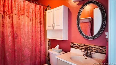 1545 Spring Cove Rd, Sunrise Beach, MO 65079