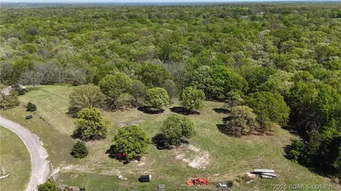 28 Prater Rd, Eldon, MO 65026