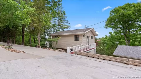 126 Hickory Rd, Lake Ozark, MO 65049