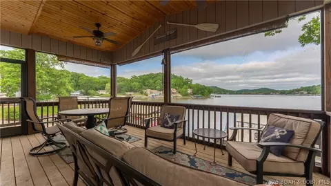 205 Shoelace Dr, Camdenton, MO 65020