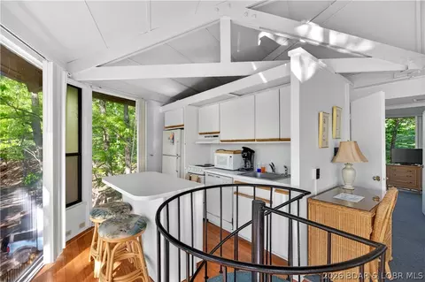 268 Tree Top Dr #22, Four Seasons, MO 65049