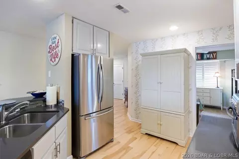 Kitchen - 601 Park Place Dr #2A, Kaiser, MO 65047 photo 5 of 5