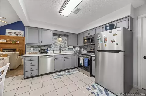 Kitchen - 23 Casa Ct, Roach, MO 65787 photo 4 of 4