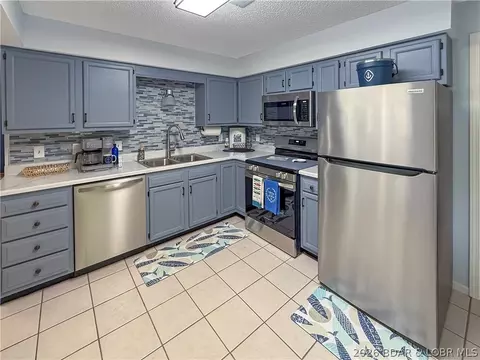 Kitchen - 23 Casa Ct, Roach, MO 65787 photo 1 of 2