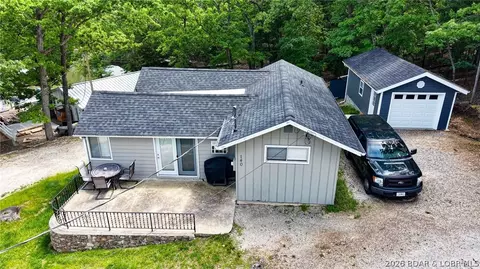 140 Carefree Point Dr, Sunrise Beach, MO 65079