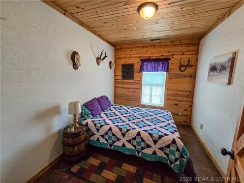Bedroom - 27271 Little Buffalo Rd, Stover, MO 65078 photo 4 of 7