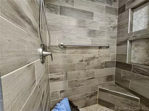 Bath - 224 Starling Rd, Olean, MO 65064 photo 4 of 5