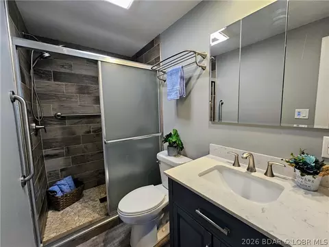 Bath - 224 Starling Rd, Olean, MO 65064 photo 3 of 5