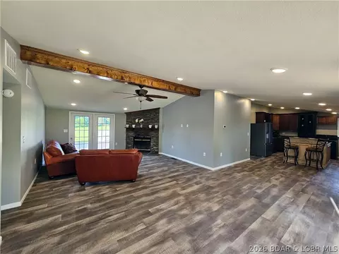 Living - 224 Starling Rd, Olean, MO 65064 photo 2 of 4