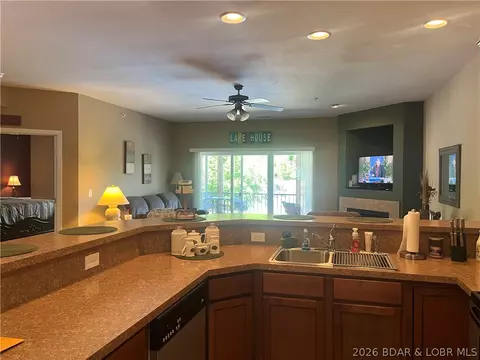 464 Cedar Heights Dr #2 A, Camdenton, MO 65020