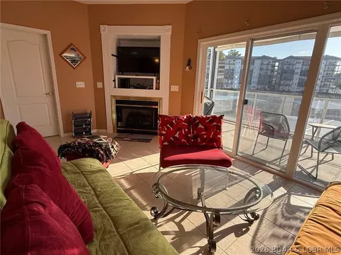 85 Monarch Cove Rd #3D, Lake Ozark, MO 65049