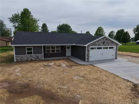 Exterior - 602 Fourth St, Stover, MO 65078 photo 2 of 2