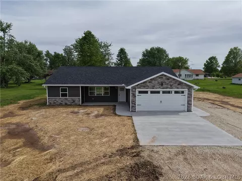 602 Fourth St, Stover, MO 65078