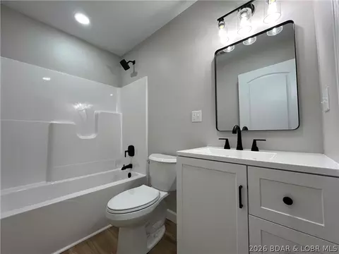 Bath - 602 Fourth St, Stover, MO 65078 photo 3 of 4