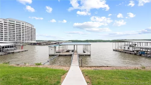 1843 Chimney Pt, Sunrise Beach, MO 65079