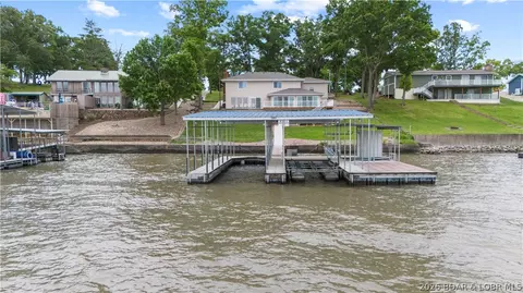 1843 Chimney Pt, Sunrise Beach, MO 65079