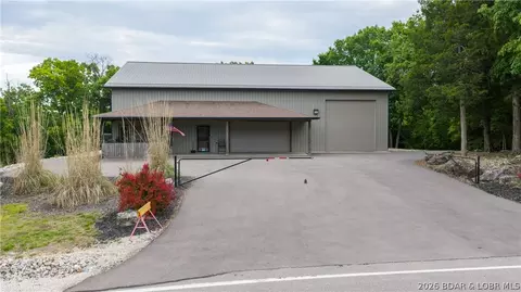 1136 Duckhead Rd, Lake Ozark, MO 65049