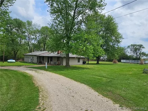 1014 Railroad Pond Rd, Eldon, MO 65026