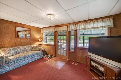 Living - 33 Zebco Ct, Edwards, MO 65326 photo 3 of 3