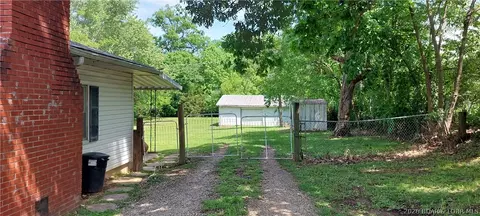 Exterior - 206 Hill Dr, Stover, MO 65078 photo 4 of 5