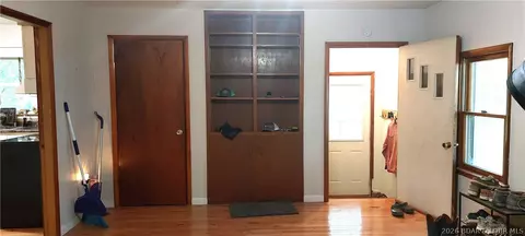 Entry Way - 206 Hill Dr, Stover, MO 65078 photo 3 of 4