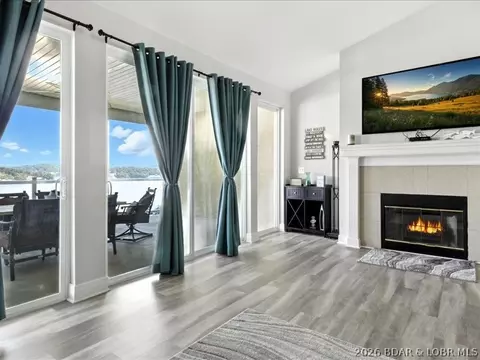 230 Plaza Gardens Ct #5B, Camdenton, MO 65020