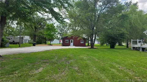 Exterior - 205 S Maple St, Versailles, MO 65084 photo 9 of 9