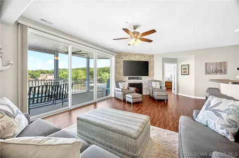 4499 Ski Dr #211, Osage Beach, MO 65065