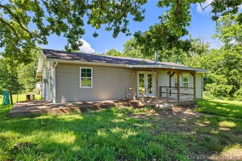 702 Doc Ridgeway Dr, Macks Creek, MO 65786