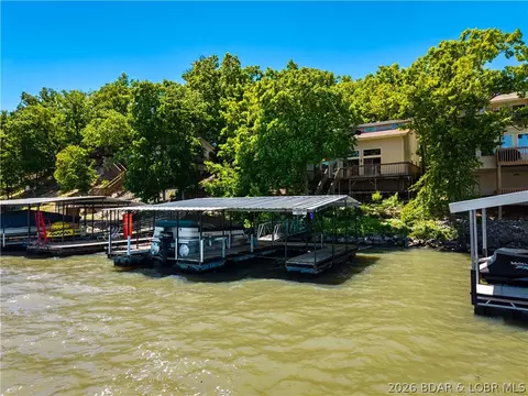 230 Hickory Rd, Lake Ozark, MO 65049