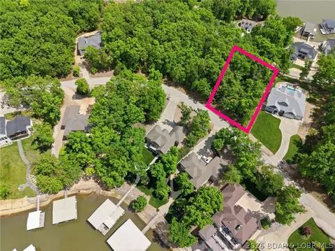1697 Via Appia Rd, Sunrise Beach, MO 65079
