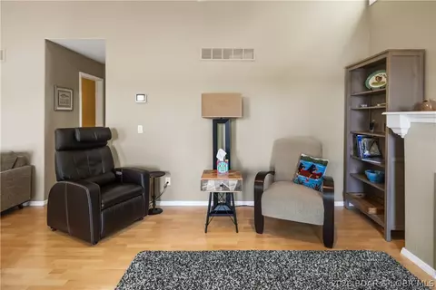 Living - 25211 Panarama Ln, Versailles, MO 65084 photo 2 of 4