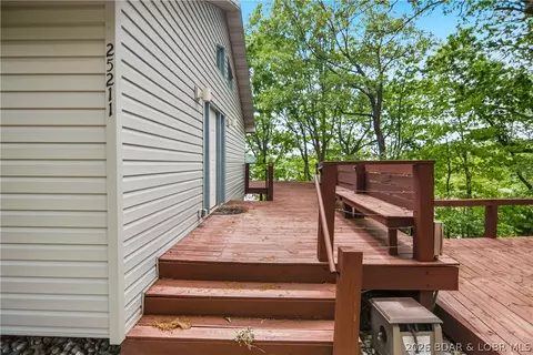 Exterior - 25211 Panarama Ln, Versailles, MO 65084 photo 4 of 13